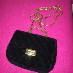 Small velvet clutch/crossbody with gold chain